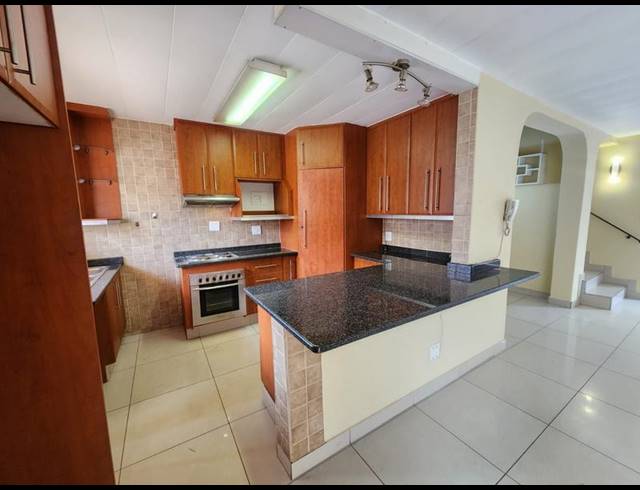 3 BEDROOM PROPERTY TO RENT IN NORTHCLIFF